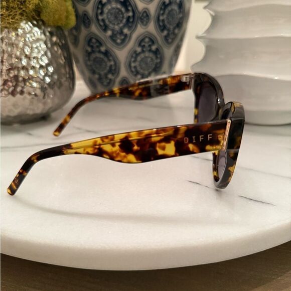 DIFF Melina Tortoise Women\'s Sunglasses